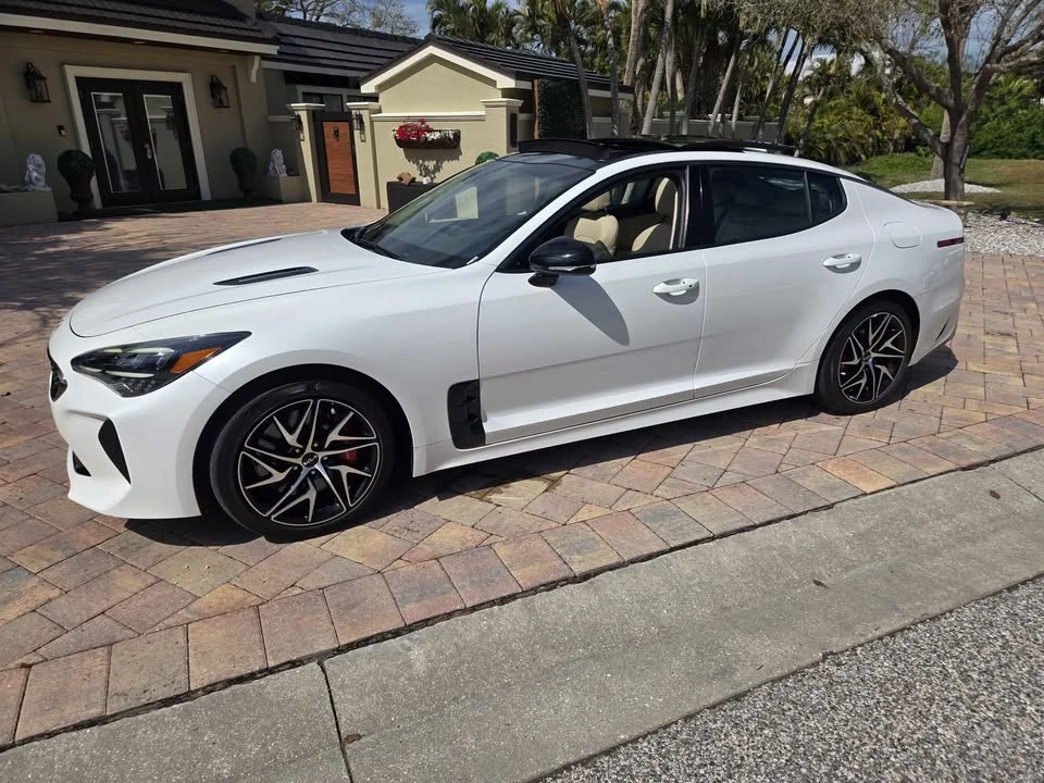 2023 Kia Stinger - Image 3 of 13