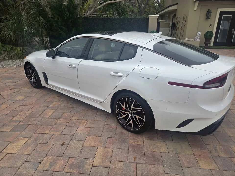 2023 Kia Stinger - Image 8 of 13