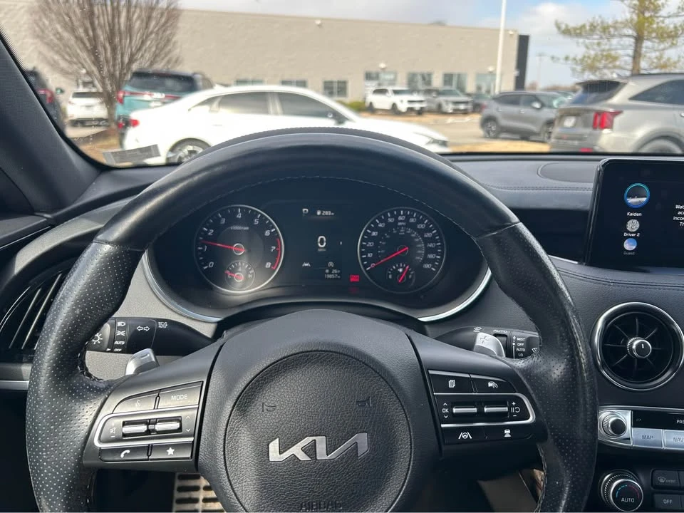 2023 Kia Stinger - Image 5 of 8