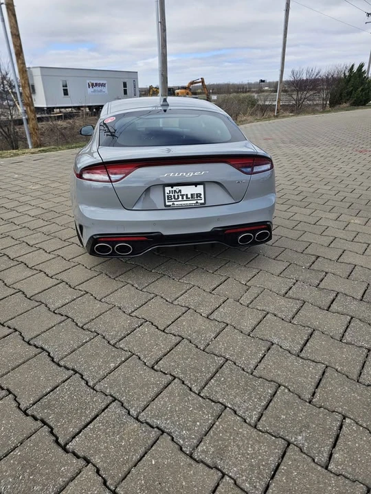 2023 Kia Stinger - Image 3 of 11