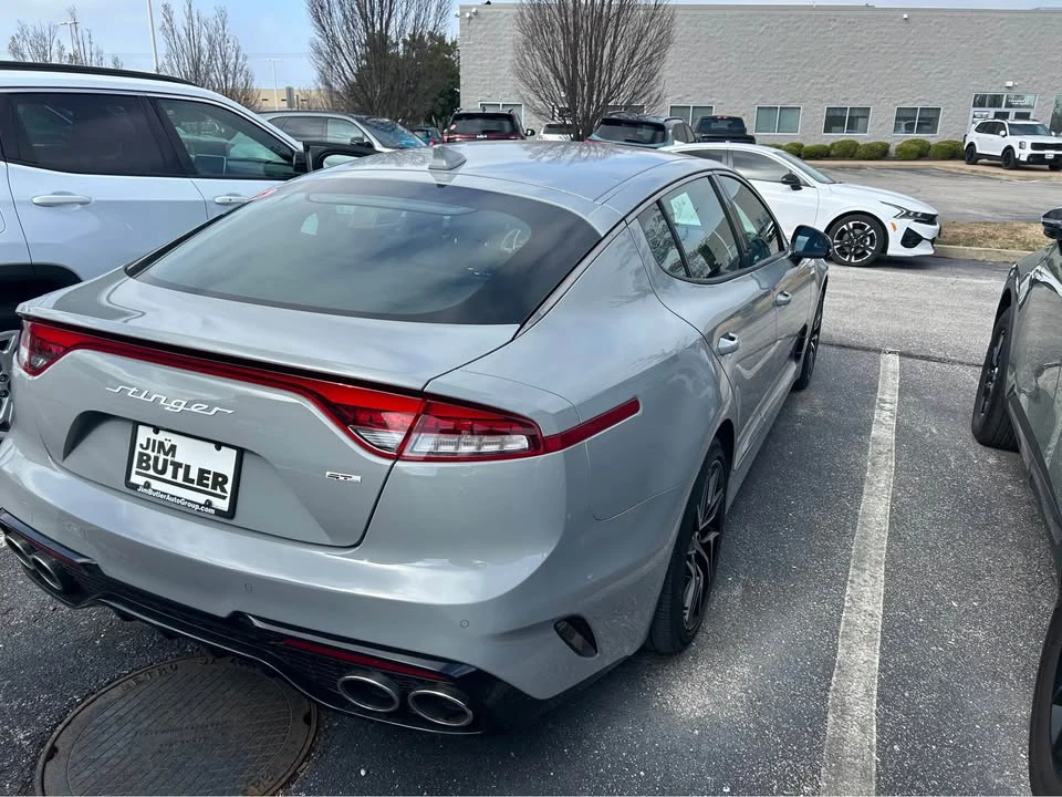2023 Kia Stinger - Image 4 of 8