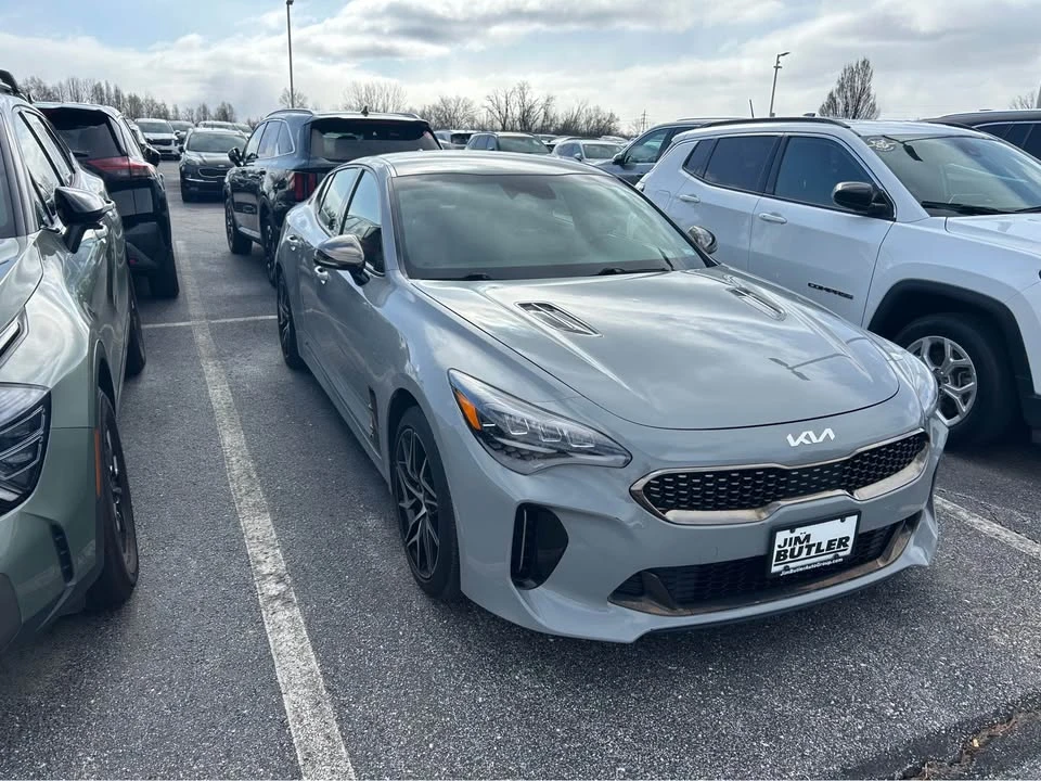 2023 Kia Stinger - Image 2 of 8