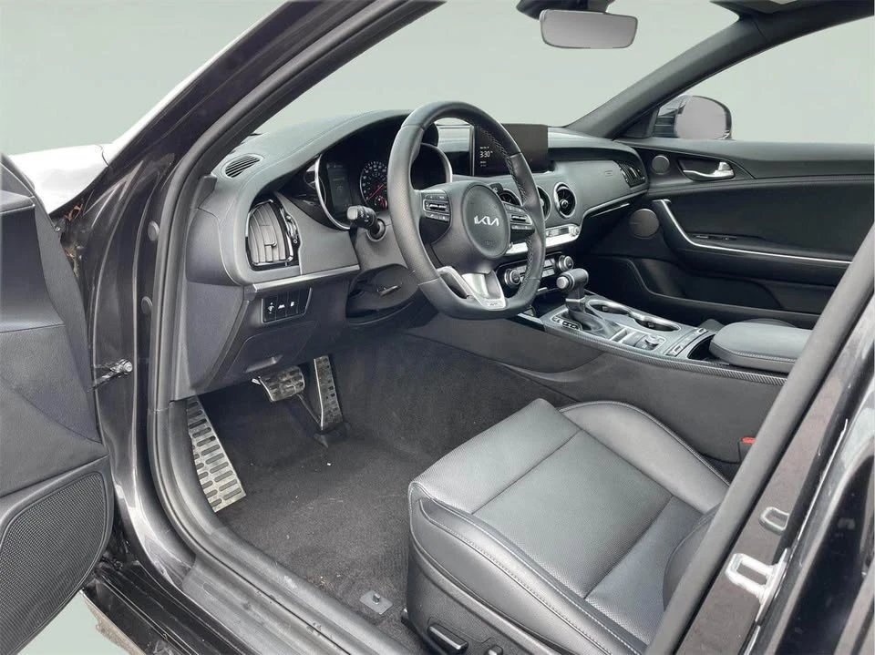 2023 Kia Stinger - Image 11 of 20