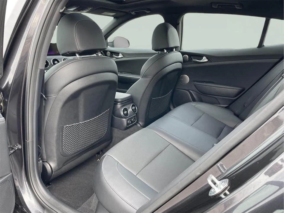 2023 Kia Stinger - Image 13 of 20