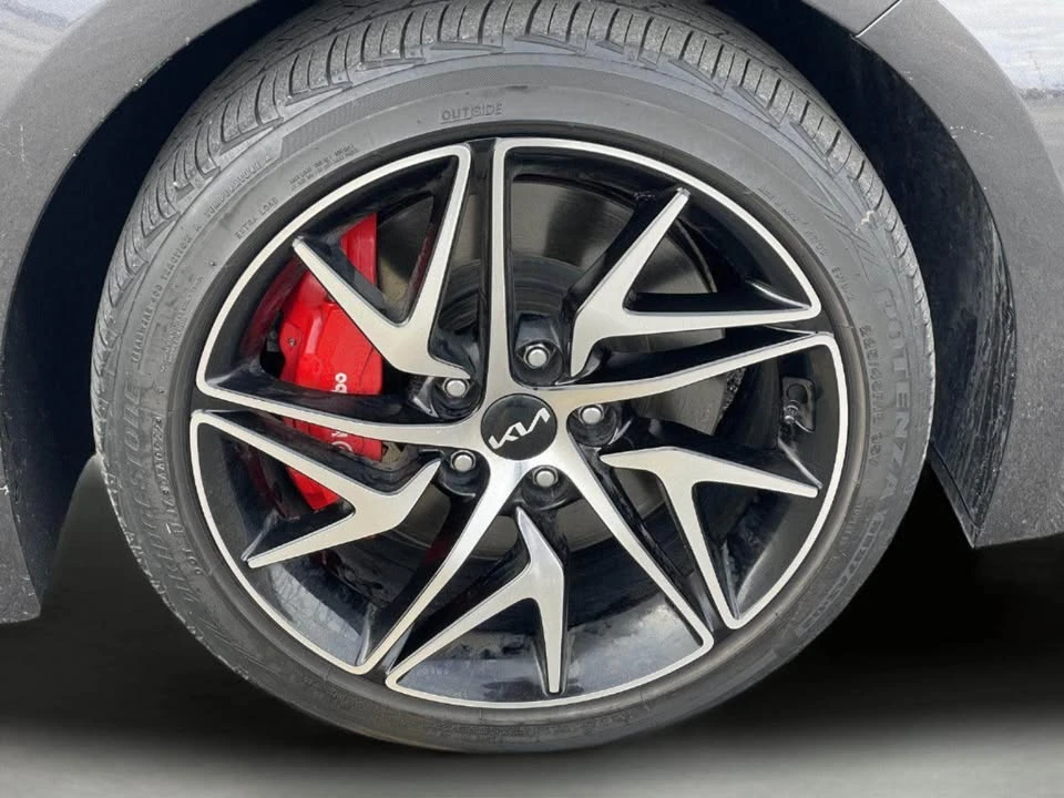 2023 Kia Stinger - Image 10 of 20
