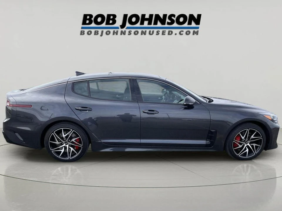 2023 Kia Stinger - Image 2 of 20