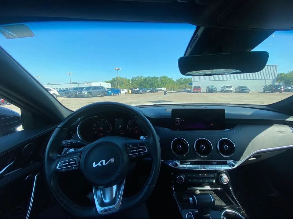 2023 Kia Stinger - Image 11 of 13