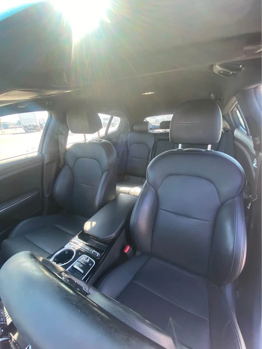 2023 Kia Stinger - Image 10 of 13