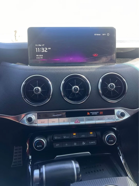 2023 Kia Stinger - Image 10 of 12