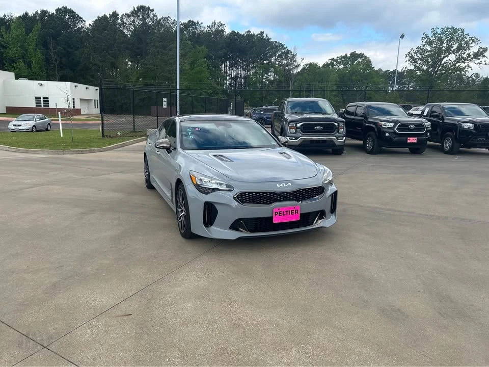 2023 Kia Stinger - Image 2 of 7