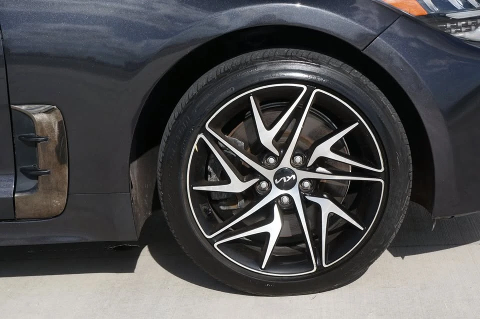 2023 Kia Stinger - Image 19 of 19