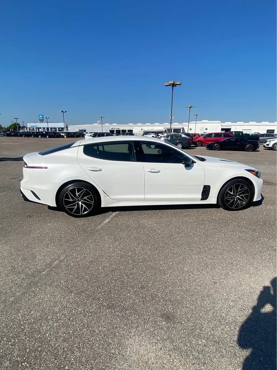 2023 Kia Stinger - Image 7 of 13