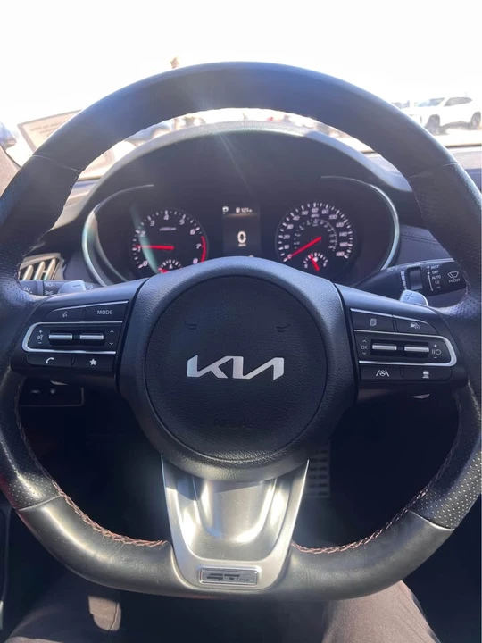 2023 Kia Stinger - Image 9 of 12