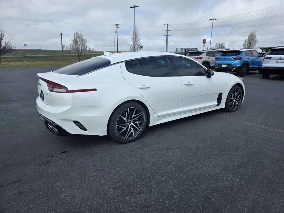 2023 Kia Stinger - Image 3 of 11