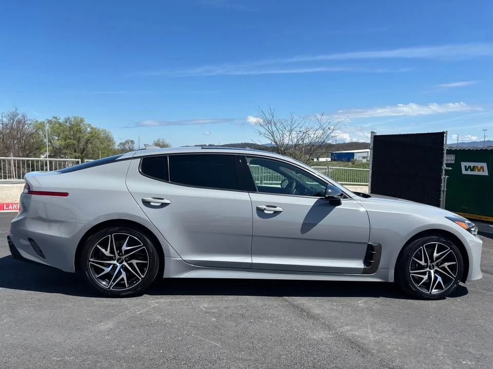 2023 Kia Stinger - Image 4 of 12