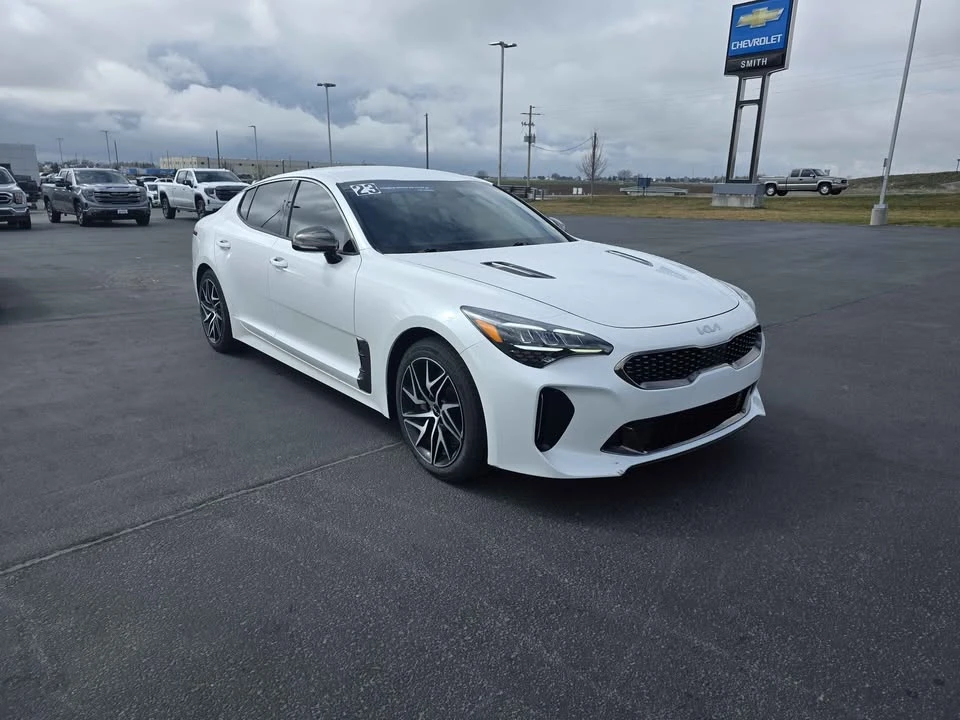 2023 Kia Stinger - Image 2 of 11