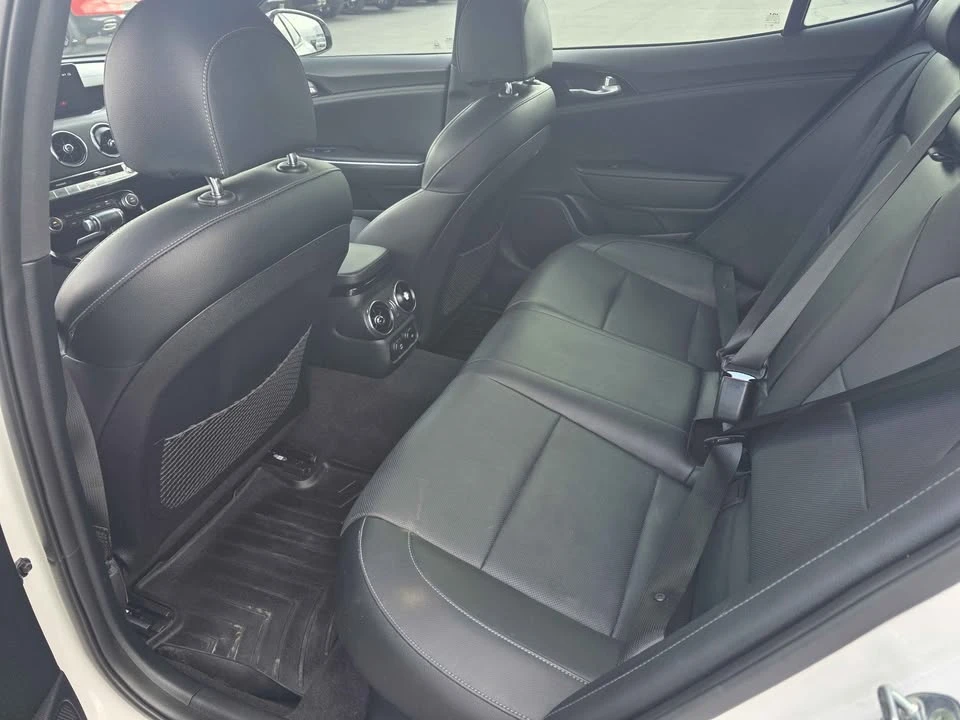 2023 Kia Stinger - Image 7 of 11