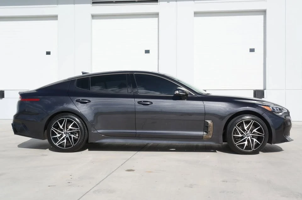2023 Kia Stinger - Image 13 of 19