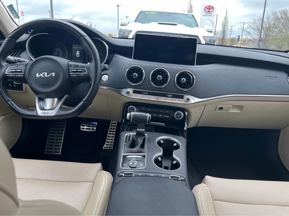 2023 Kia Stinger - Image 6 of 8