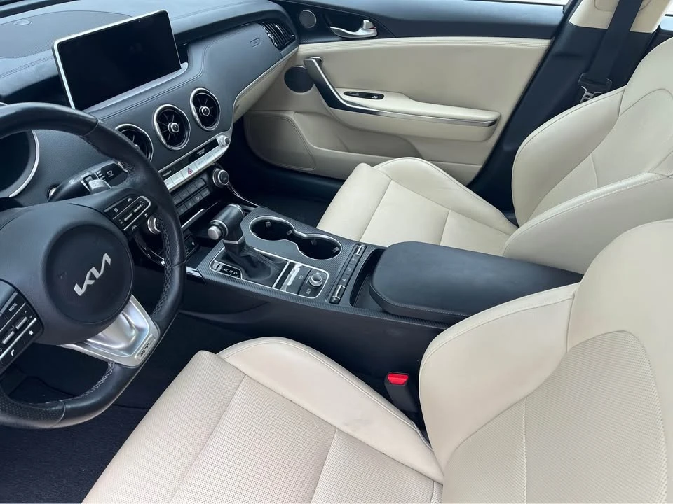 2023 Kia Stinger - Image 7 of 8