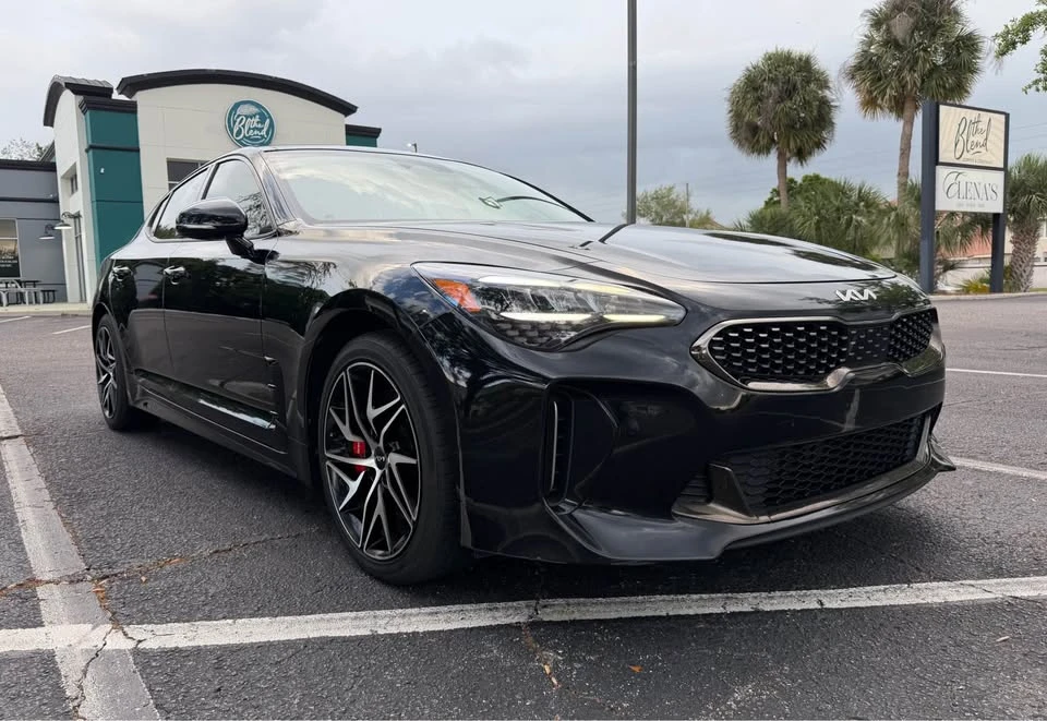 2023 Kia Stinger - Image 2 of 18