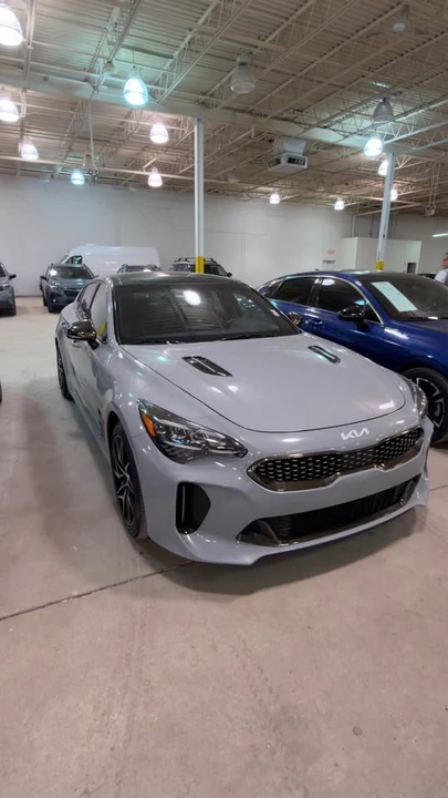 2023 Kia Stinger - Image 2 of 8