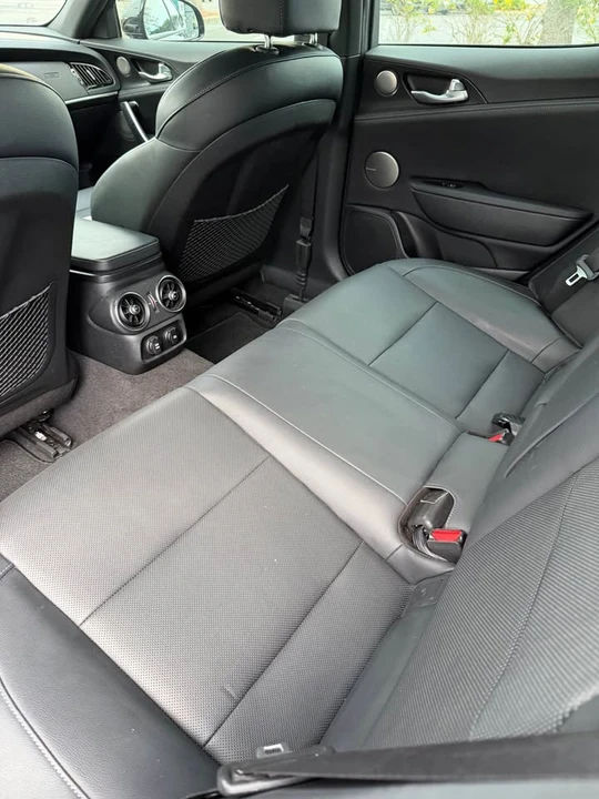 2023 Kia Stinger - Image 13 of 18