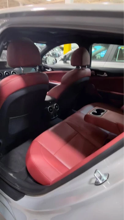2023 Kia Stinger - Image 6 of 8