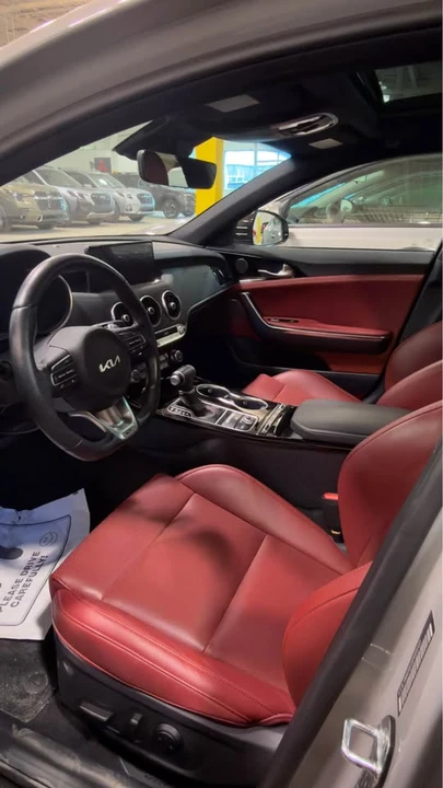 2023 Kia Stinger - Image 5 of 8
