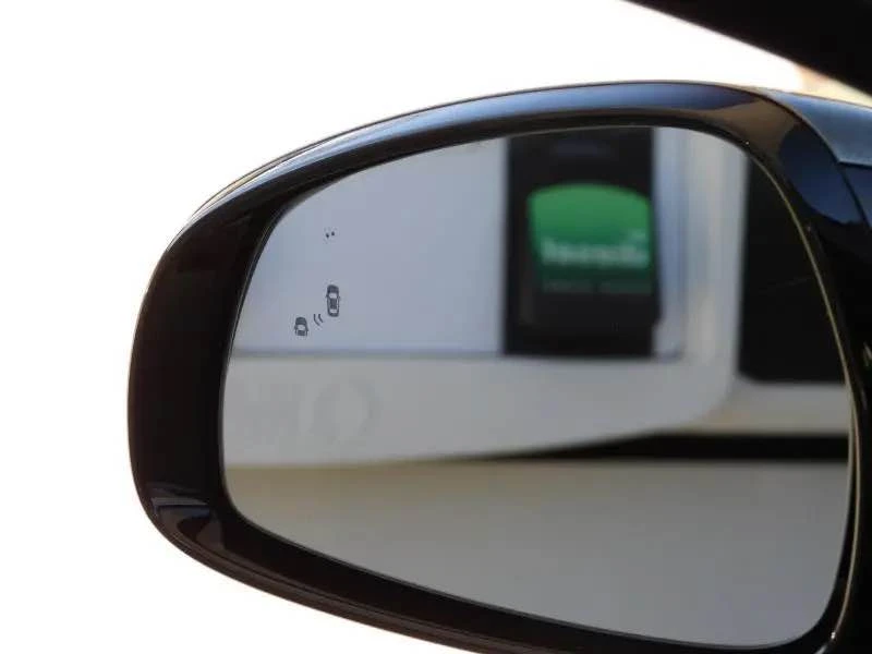 2023 Kia Stinger - Image 16 of 20