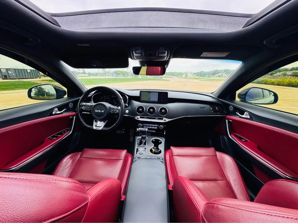 2023 Kia Stinger - Image 13 of 19