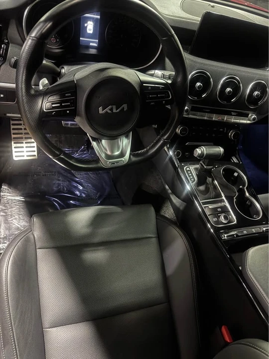 2023 Kia Stinger - Image 5 of 6