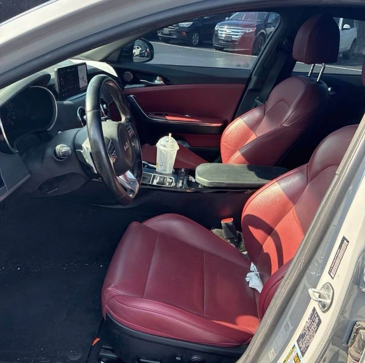 2023 Kia Stinger - Image 5 of 6