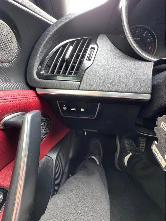 2023 Kia Stinger - Image 19 of 21