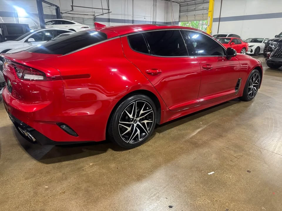 2023 Kia Stinger - Image 2 of 6