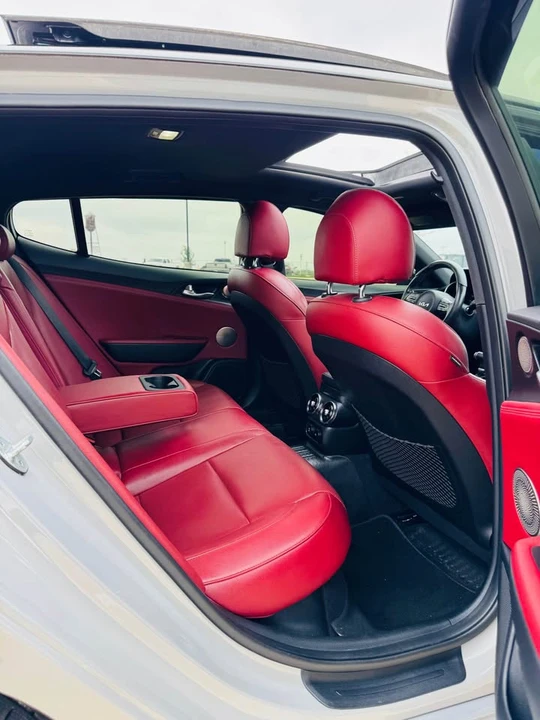 2023 Kia Stinger - Image 10 of 19