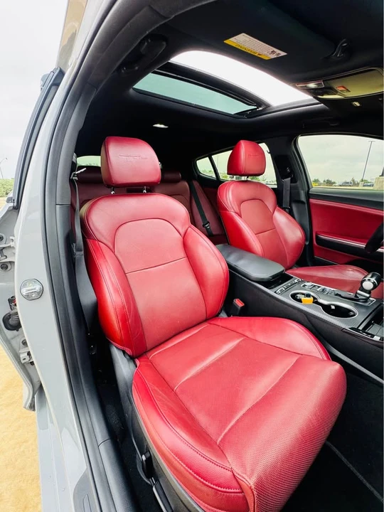 2023 Kia Stinger - Image 14 of 21