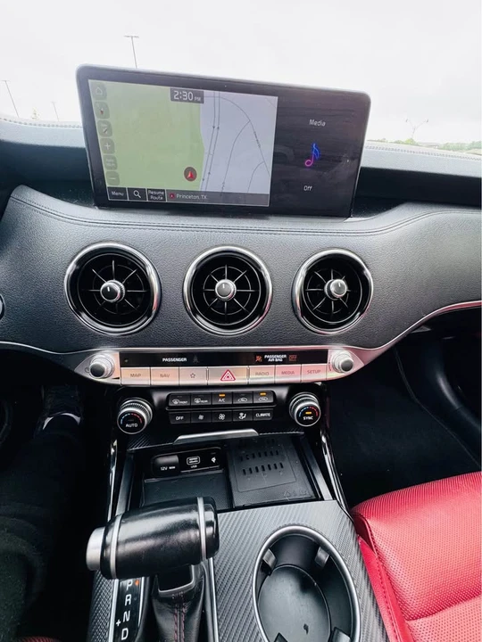 2023 Kia Stinger - Image 15 of 19