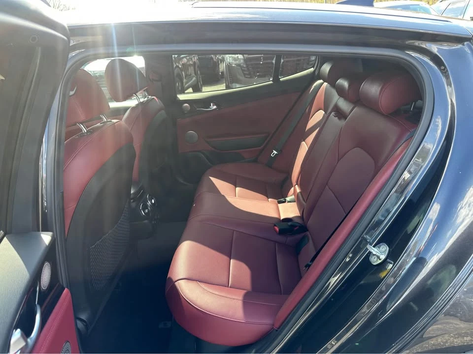 2023 Kia Stinger - Image 11 of 14
