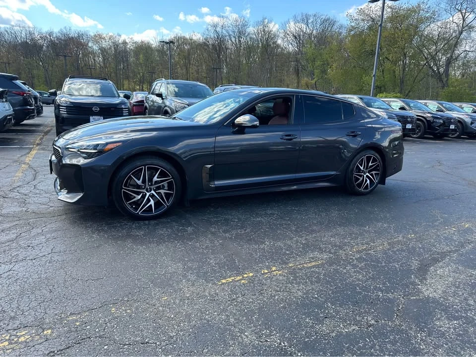2023 Kia Stinger - Image 2 of 14