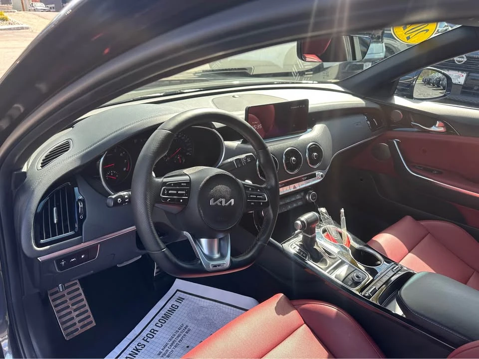 2023 Kia Stinger - Image 10 of 14