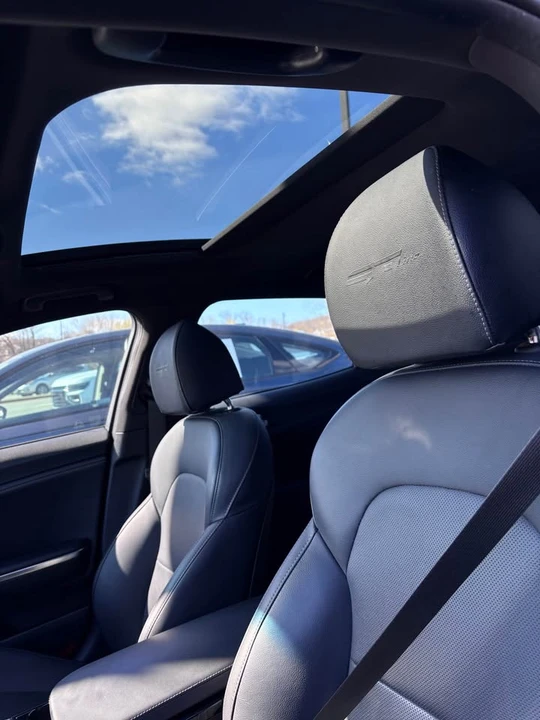 2023 Kia Stinger - Image 4 of 8