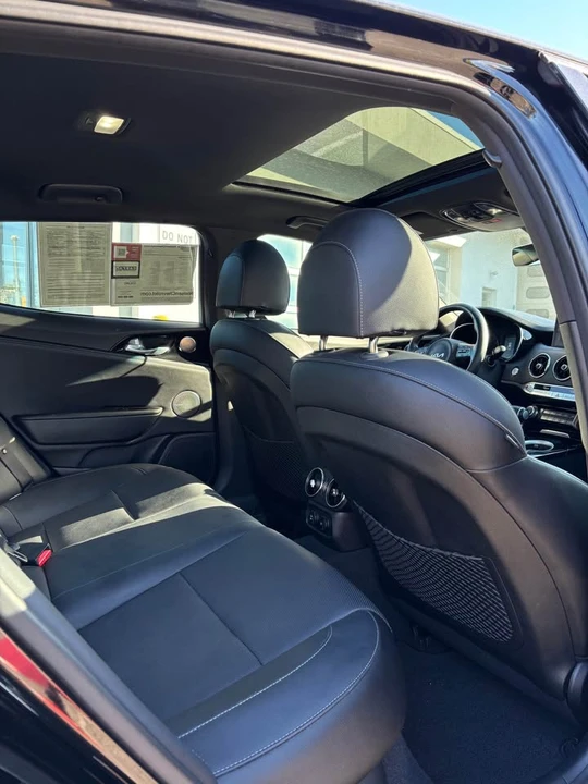 2023 Kia Stinger - Image 5 of 9