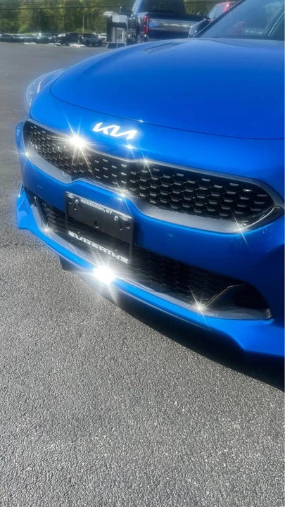 2023 Kia Stinger - Image 2 of 13