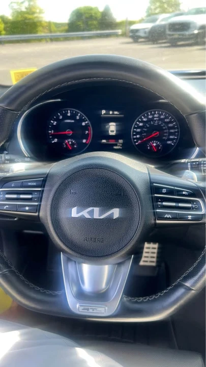 2023 Kia Stinger - Image 11 of 13