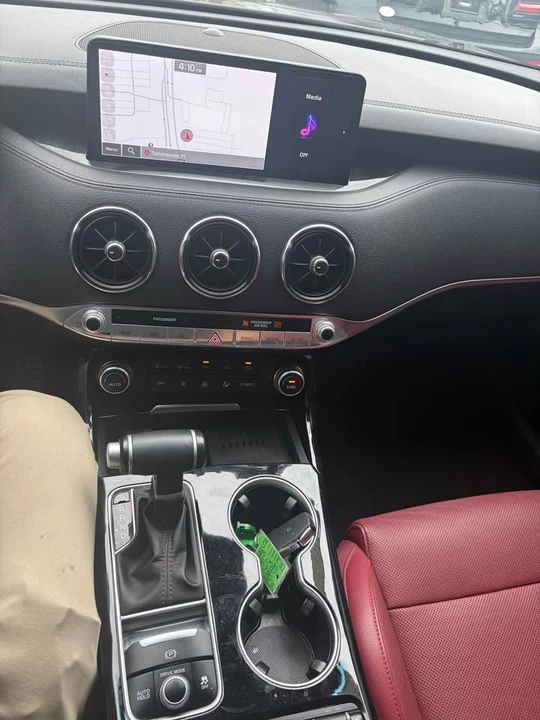 2023 Kia Stinger - Image 12 of 16