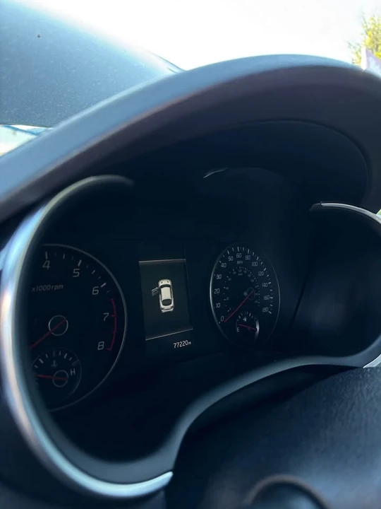 2023 Kia Stinger - Image 7 of 9