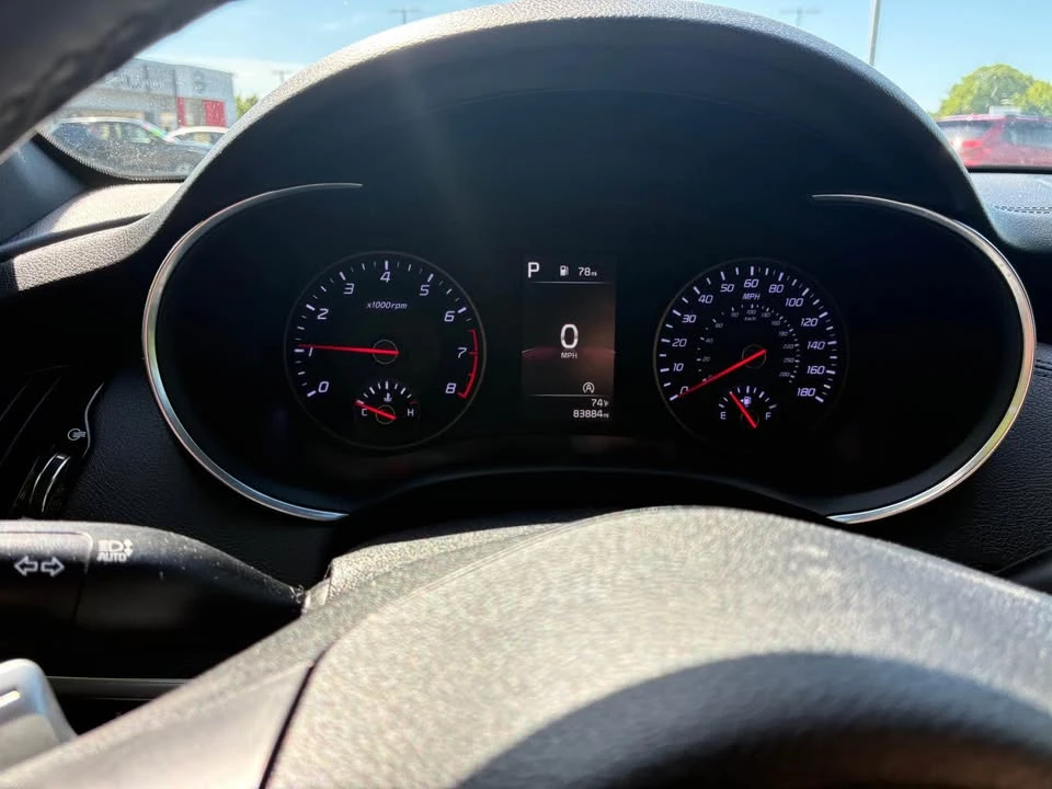 2023 Kia Stinger - Image 10 of 12