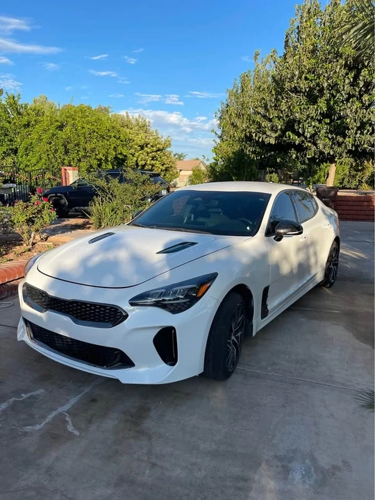 2023 Kia Stinger - Image 2 of 11