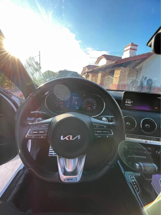 2023 Kia Stinger - Image 7 of 11